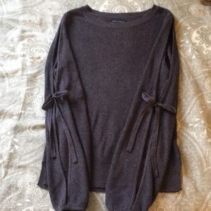 American Eagle sweater